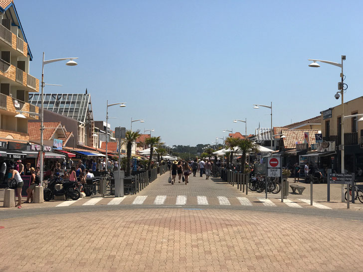 Main street, Lacanau Plage