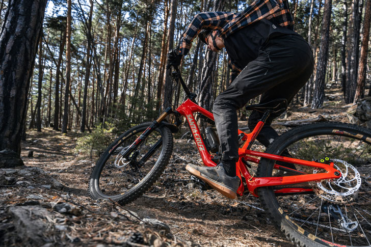 Die neue MT5 PRO bändigt die stärksten Naturgewalten. Und sogar Fabio Wibmer. ©Magura