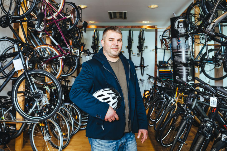 Jörn Baer, Geschäftsführer der Radwelt GmbH, im Geschäft / ©Radwelt Berlin