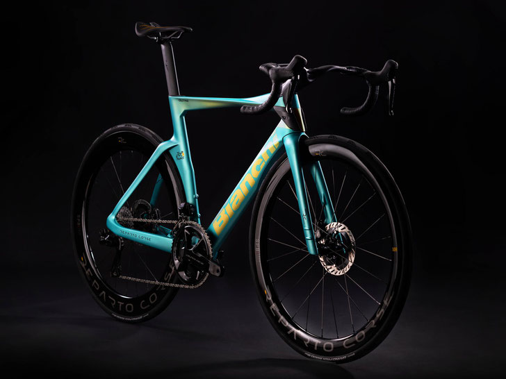 Bianchi präsentiert das offizielle Rad der Tour de France - das "Oltre RC Tour de France Limited Edition"