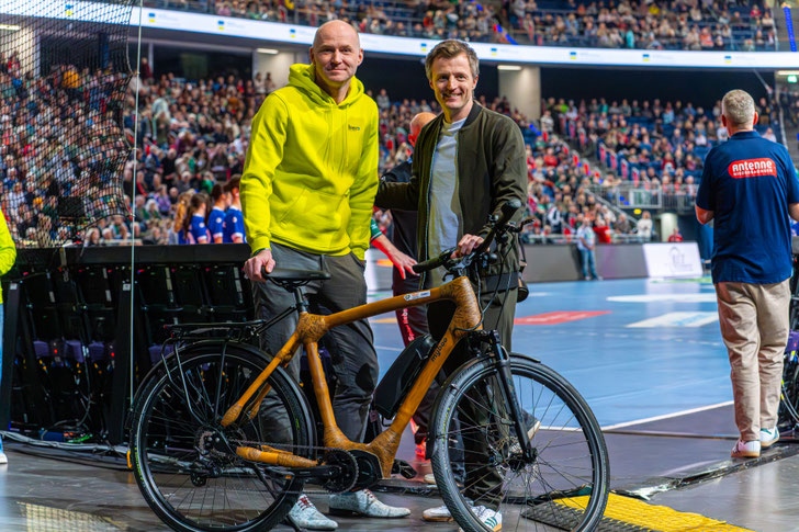 Start fürs Dienstrad-Leasing: Sören Hirsch (l.) und Eike Korsen (r.) , © Jan Günther, DIE RECKEN 