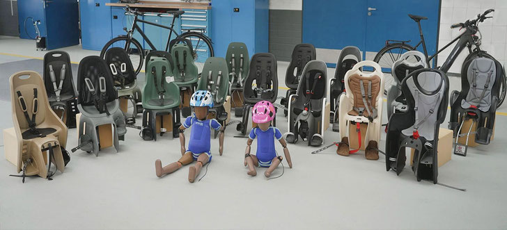 ADAC Test Kinderfahrradsitze: Neun von 16 Modellen erhalten ein „gut“, fünf sind „befriedigend“ und zwei fallen durch. ©ADAC Test- und Technik