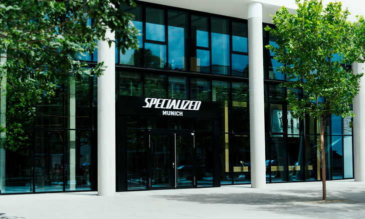 Specialized Munich befindet sich auf dem Campus Neue Balan an der Balanstraße im Südosten des Münchner Stadtzentrums.