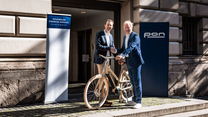 Dr. Christian Dahlheim (CEO von VW FS) und Janus Smalbraak (CEO von PON) ©Lease a Bike