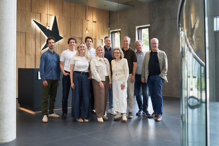 Die Personen von links nach rechts: Felix Schäfermeier, Felix Jahn, Clara Bohle, Philipp Jahn, Vanessa Schulte, Nico Simons, Giovanna Salvato, Holger Jahn, Andreas Grothe und Frank Bohle.©Schwalbe