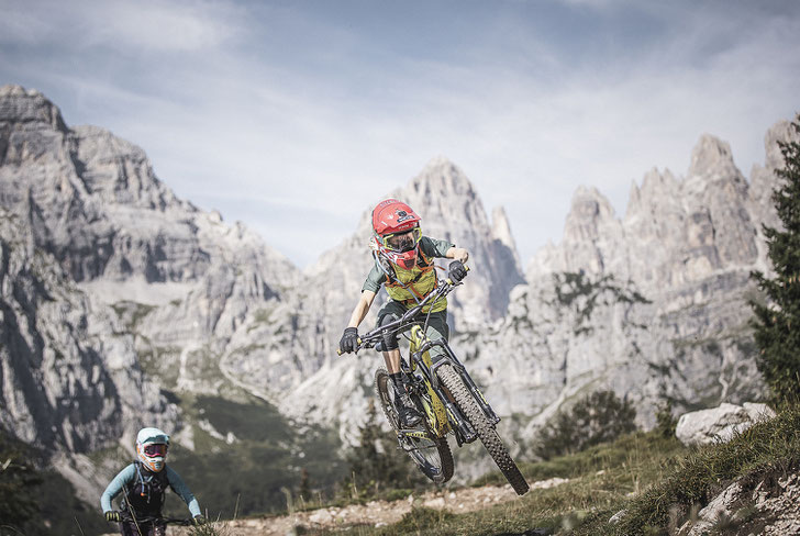 Gravity Card 2023: 5 neue Bikeparks – 44 neue Trails – 7 Länder