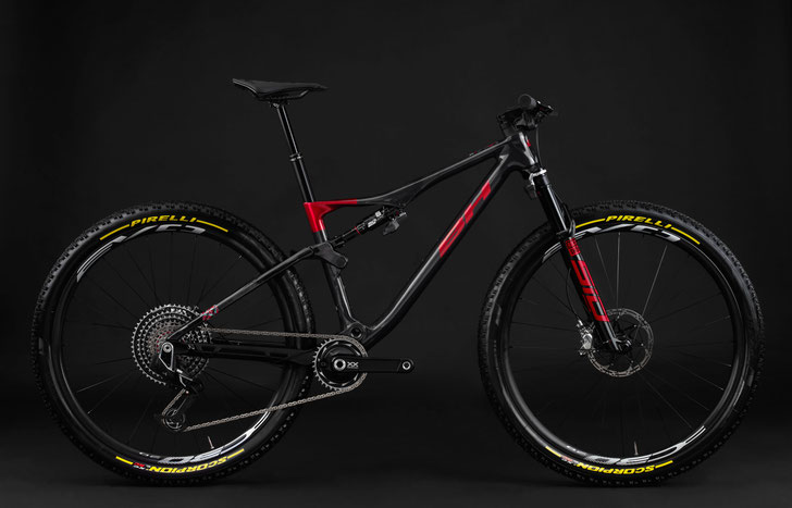 BH Lynx Race Carbon mit RockShox Flight Attendant ©