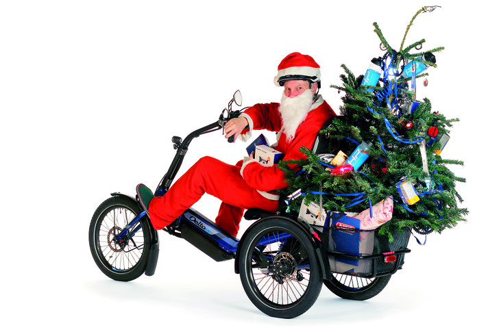 Moderne Weihnachtsmänner setzen für den Geschenktransport anstelle des Rentiergespanns auf ein modernes, kippstabiles E-Bike ©HP Velotechnik