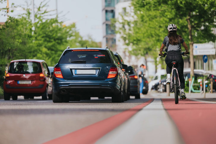 Eine fahrradfreundliche Infrastruktur ist entscheidend für mehr Sicherheit auf dem eBike: In der Studie erklären 77,3 Prozent der Befragten sie haben Sorge, in einen Unfall verwickelt zu werden. ©