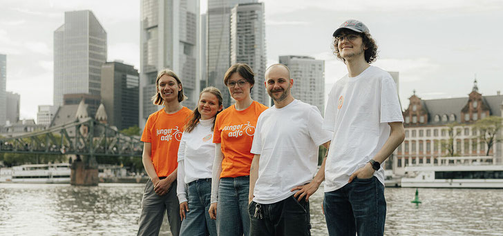 Der Bundesjugendvorstand des Jungen ADFC: Sebastian Vogel, Lilia Vogt, Lena Adam, Norman Kleist, Elija König (v.l.n.r.) (nicht im Bild: Lena Becker). © ADFC / Mazin Alwan