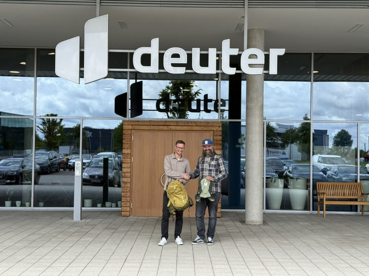 Links: Christoph Döbler (CEO Baboons) und rechts Andy Rieger (deuter Sports Marketing Bike Manager)©Deuter