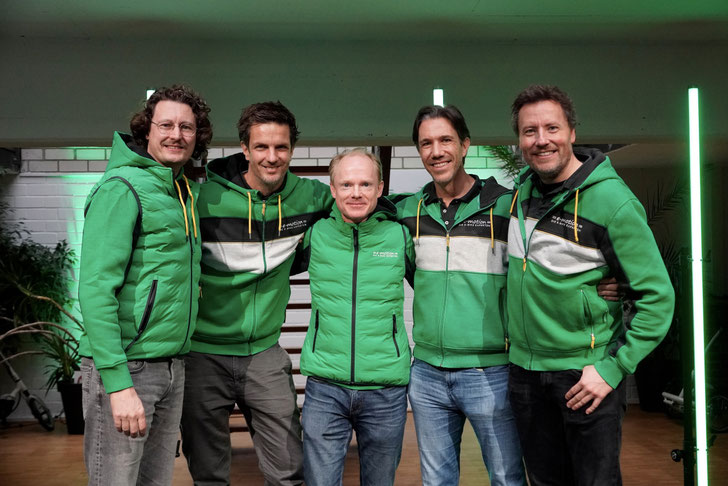 Von links nach rechts: Marc Platten, Hendrik Ramisch, Dr. Georg Altenkirch, Tobias Hoffstaedter und Reimar Beer.