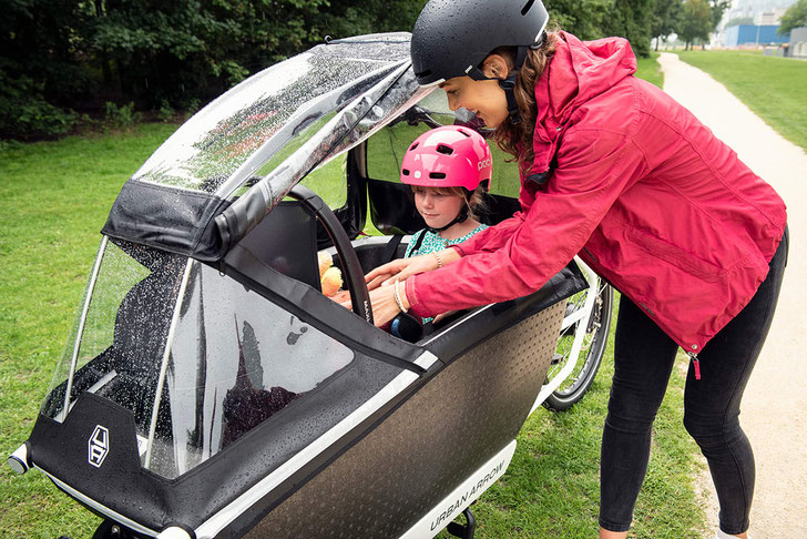 Die Fahrräder von Urban Arrow werden über das ganze Jahr genutzt und transportieren oft auch sensible Fracht, so auch Kinder. ©Urban Arrow