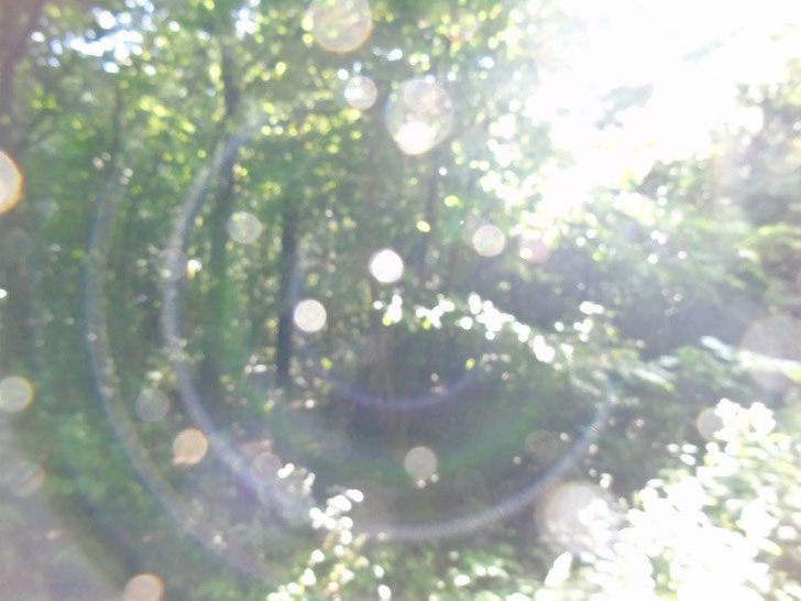 Blicke in eine andere Welt, Kristallkugeln, die vom Himmel fallen....www.lichtwesenfotografie.com