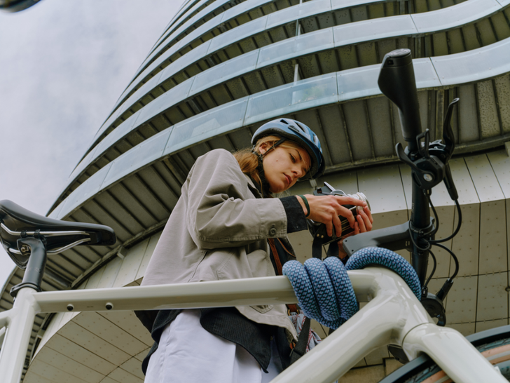 ABUS YARNIT 4004K. Innovativer Stoff für stylische Fahrrad-Sicherheit ©Abus