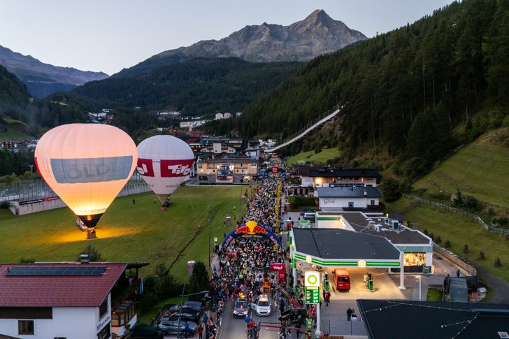 Start zum 44. Ötztaler Radmarathon 2025 (Copyright: Ötztal Tourismus/Expa Pictures)