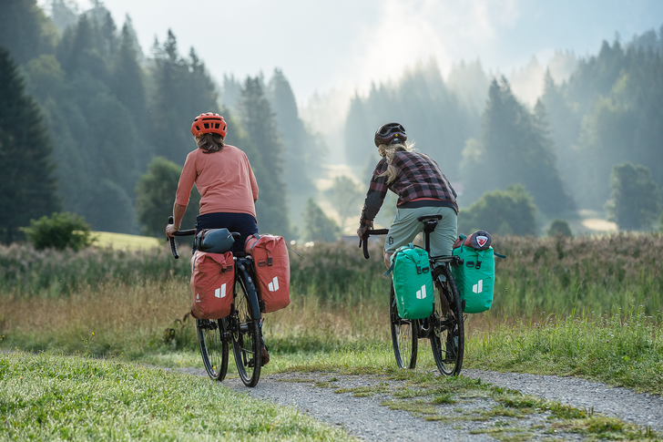 Mit den neuen Commuter Rucksäcken Amager und Rotsoord und den neuen Gepäckträgertaschen Mainhattan und Weybridge öffnet der Rucksackpionier deuter sein Bikeportfolio für neue Zielgruppen