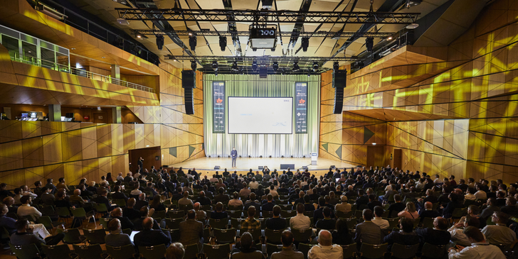 Mit spannenden Vorträgen, Diskussionen und Tutorials bietet das BXF 2024 den optimalen Treffpunkt für Experten, Innovatoren und Entscheider aus der Batterieindustrie. Quelle: BMZ Group.