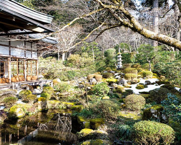 A view of Shuheki-en Garden at Sanzen-in Temple