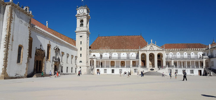 Platz vor der Universität von Coimbra ©My own Travel