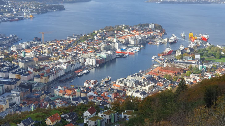 Bergen vom Aussichtsberg Fløyen gesehen ©My own Travel