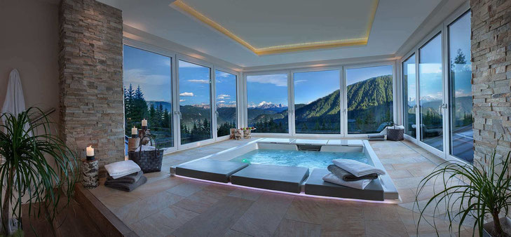 TERRA – A MAGIC PLACE, Spa Bereich mit Panoramablick / ©Auener Hof