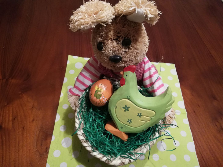 Kraftquelle, selbstgebasteltes Geschenk, alte Osterbräuche neu entdeckt, alte Rituale Ostern, Osterntradition, Ostern auf dem Land, Ostern damals, Ostern in der Vergangenheit, Osterwasser für ewige Jugend, Osterfeuer Brauch
