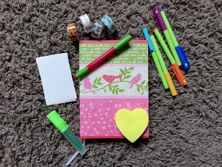 Kraftquelle, selbstgebasteltes Geschenk, Geschenk für Teenager, Geschenk für beste Freundin basteln, Glückstagebuch, selbstgebasteltes Glückstagebuch, kreatives Geschenk, kreatives Geschenk für Teenager, individuelles Geschenk für Teenager
