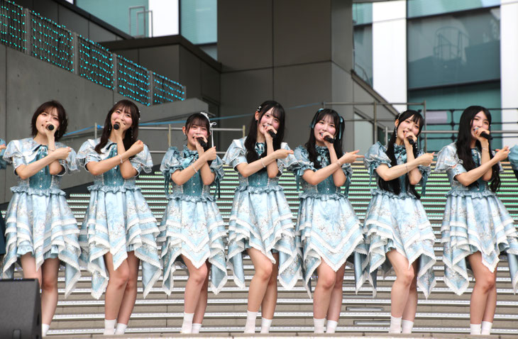 吉川海未・新野楓果・鈴野みお・綾瀬ことり・遠藤莉乃・佐藤莉華・朝宮日向