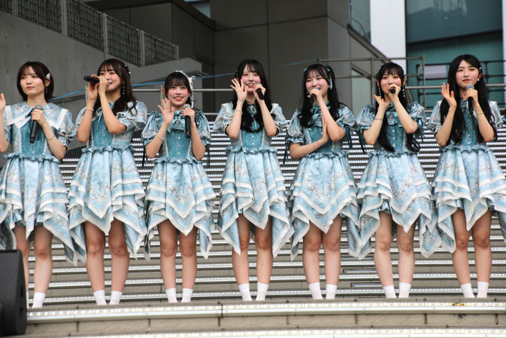 吉川海未・新野楓果・鈴野みお・綾瀬ことり・遠藤莉乃・佐藤莉華・朝宮日向