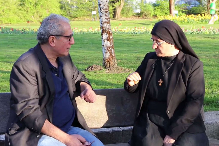 Imad Karim im Gespräch mit Schwester Hatune Dogan (Foto: https://ruhrkultour.de/die-wahrheit-muss-raus-imad-karim-im-gespraech-mit-hatune-dogan/)