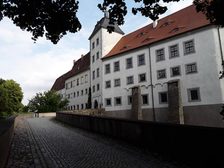 Schloss Nossen, Schlossbrücke zum Eingangstor