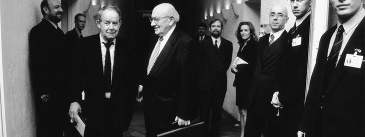  www.faz.net: Marcel Reich-Ranicki mit Siegfried Lenz 1999 bei der Verleihung des Goethepreises in der Frankfurter Paulskirche