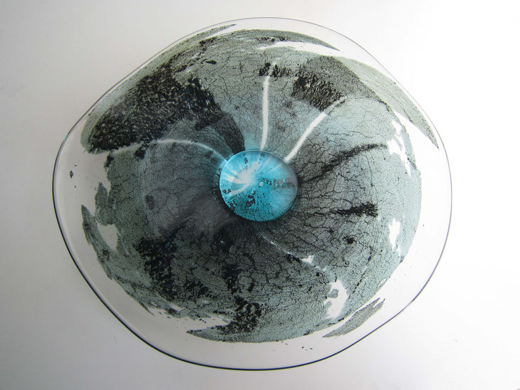 「銅箔皿」　2009年　ガラス、銅箔　ホットワーク