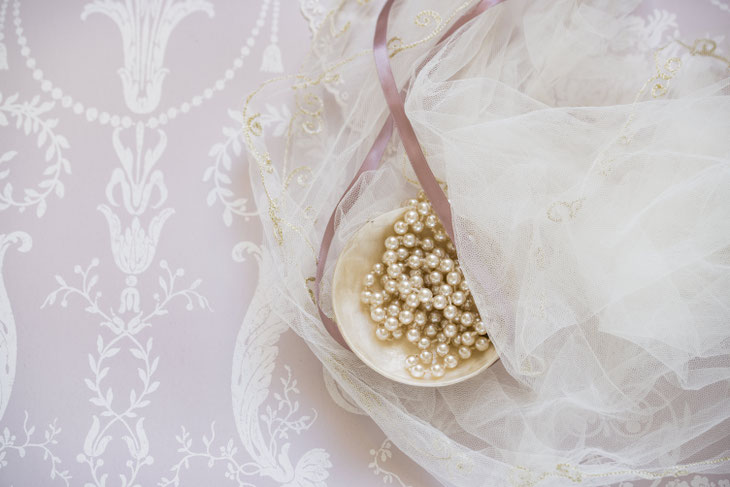 perle e nastri. pearls.
