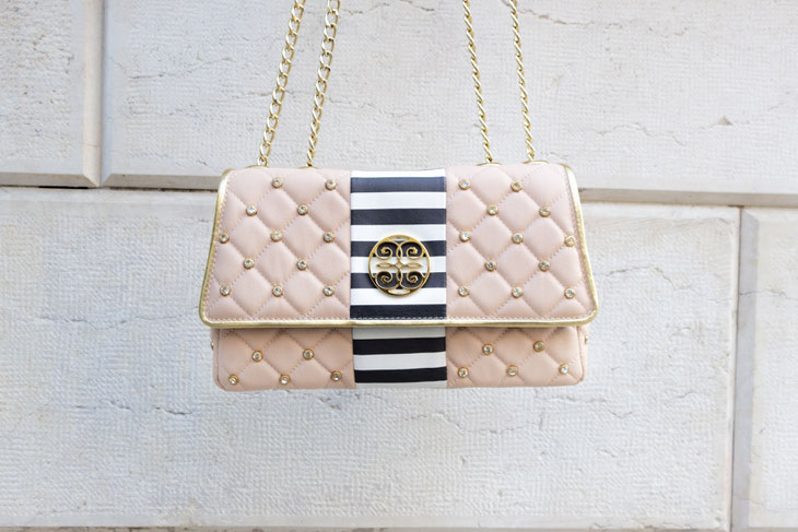 BORSA TRAPUNTATA CON RICAMO SWAROVSKY E PELLE STAMPATA A RIGHE. BORSE DI LUSSO IN PELLE ARTIGIANALI. ALTA PELLETTERIA. MADE IN ITALY. ESTHER DALLA VALLE LUXURY HANDBAG COLLECTION.