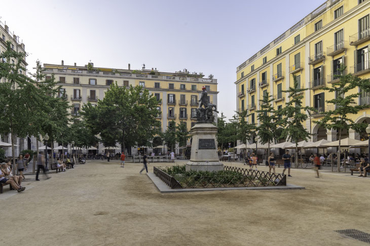 Bild: Plaça Indepèndecia de Girona in Girona, Spanien