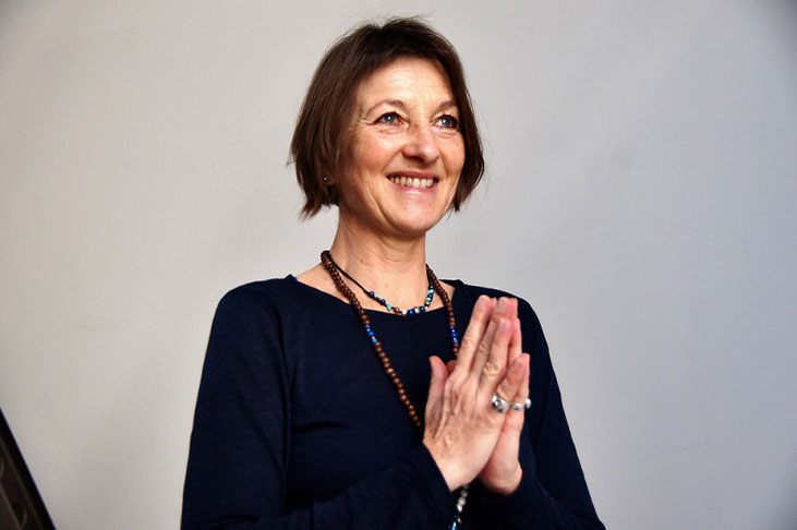 Gabriele Haage beim christozentrischen Yoga