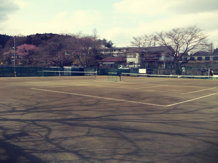 小川西中のテニスコート