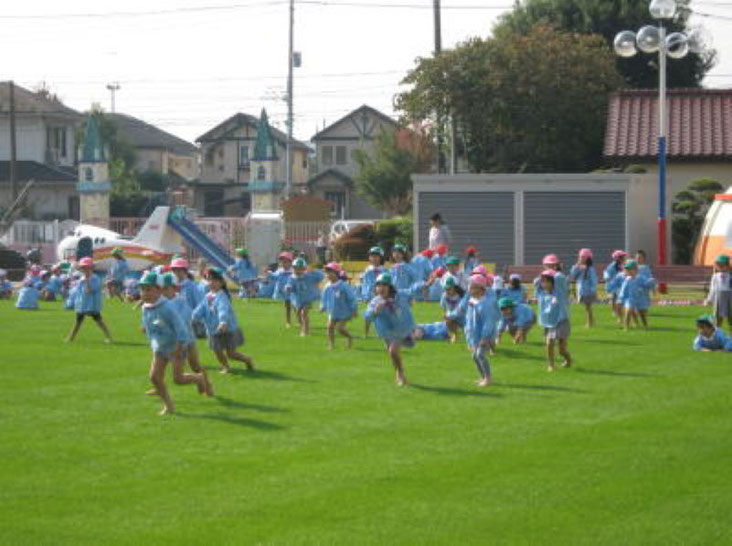 ２０２１年８月２５日　　光幼稚園　　ティフトン+寒地芝播種