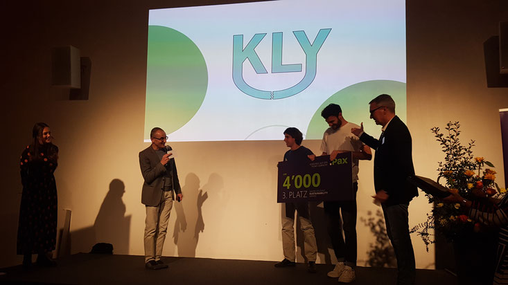 3. Platz: KLY klynutrition.ch übergeben von Nocolas Bopp, Pax Versicherungen © Bellone Franchise Consulting GmbH