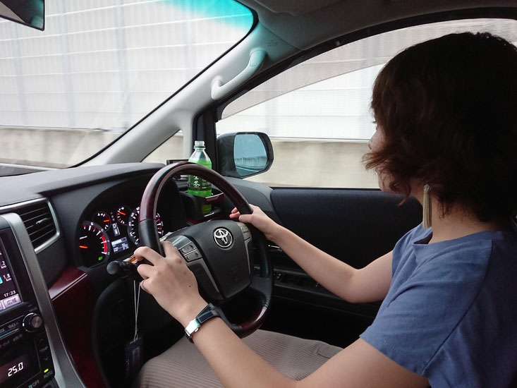 帰りの高速道路で運転までしてくれました