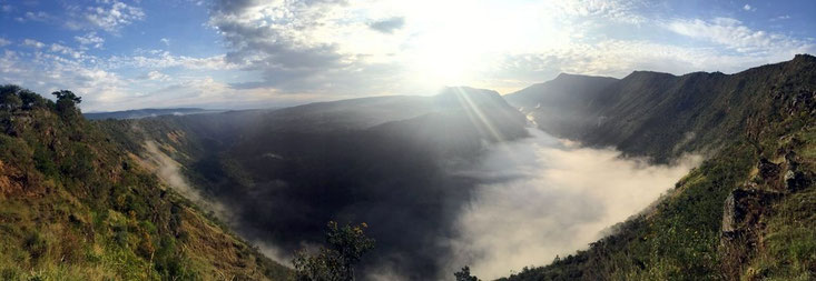 Grotte del Kenya. Monte Suswa-Alba sul cratere