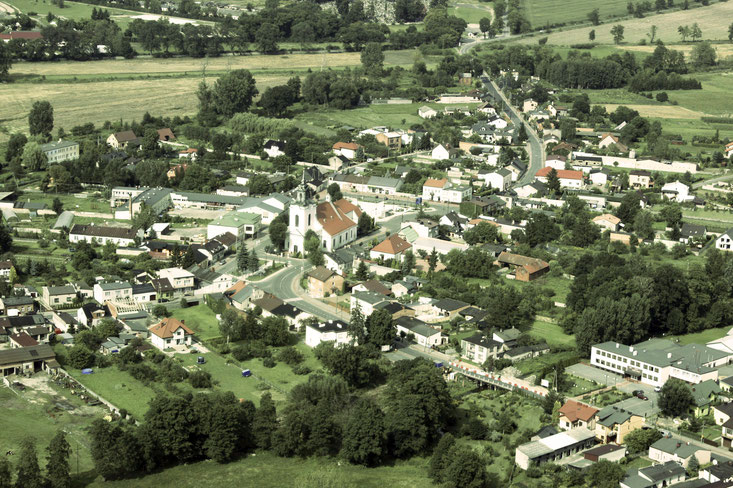 widok z lotu ptaka na miasto Wolbórz - Kościół parafialny p.w. św. Mikołaja