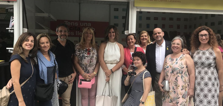 Foto trobada Quellegistes.... Noemí Martínez (esquerra) Ester F. Matalí (centre) Joan-Elies Adell (tercer per la dreta) i més!