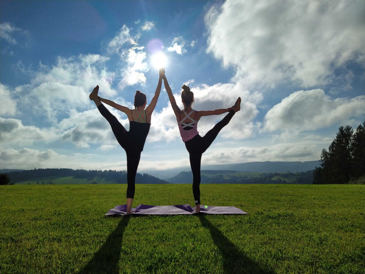 Bilde dich weiter: Advance Yoga Teacher Training, von Yoga Alliance akkreditiert. Vinyasa Yoga, Hatha Tantra Yoga, Meditation und Golden Age Yoga (Seniorenyoga). In Zürich Oerlikon