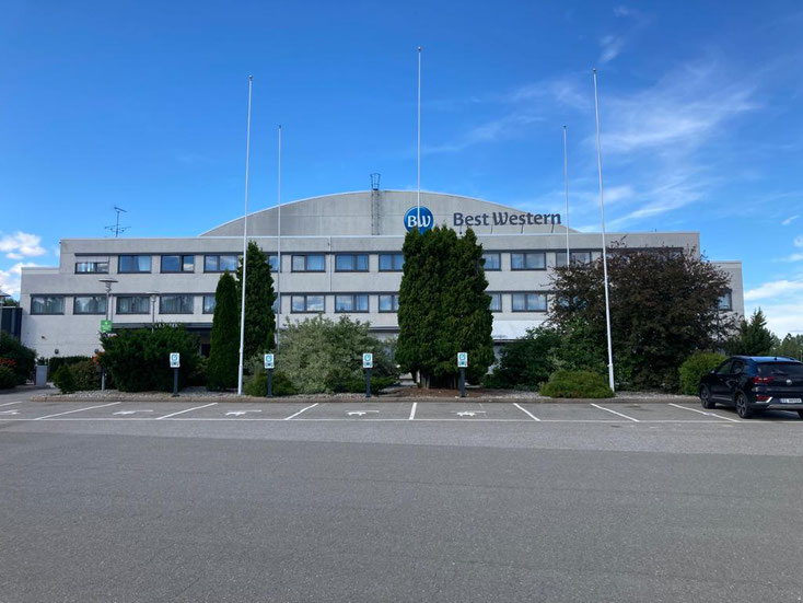 Unser Hotel in Dal bei Ankunft und vor Abflug, ein paar Kilometer nordöstlich vom Flughafen Oslo Gardermoen.