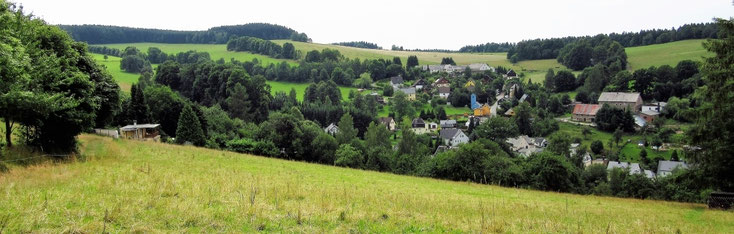 Das Kemtauer Oberdorf von der Hexenfeuerwiese