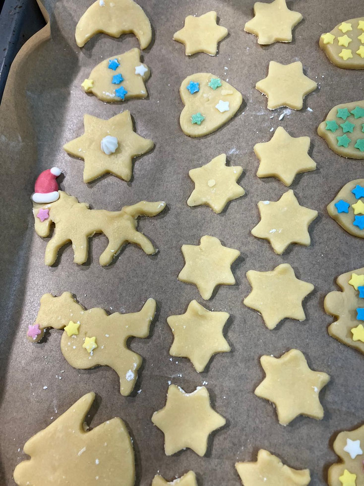 Plätzchen backen in der Weihnachtszeit