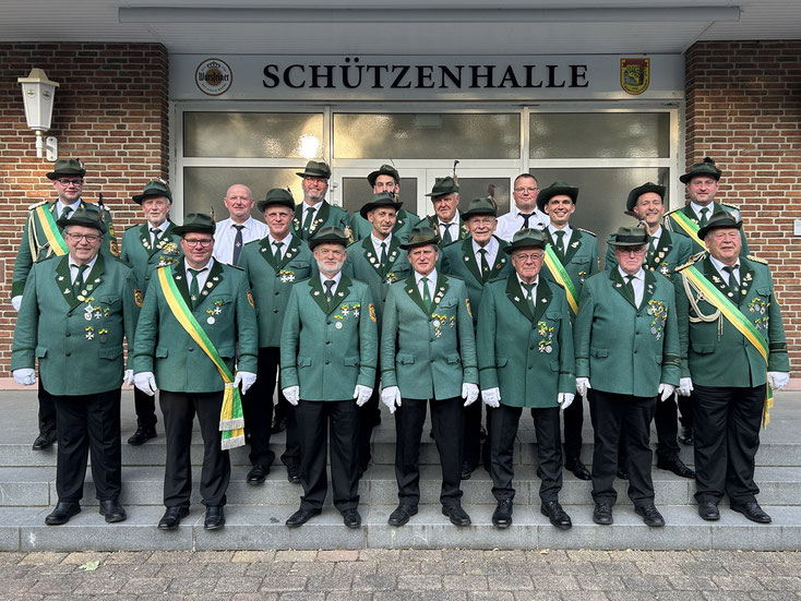 Die anwesenden geehrten Herbramer Schützen bei den Ehrungen am Schützenfest-Freitag